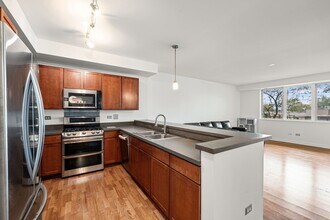 1905 S Wolf Rd in Hillside, IL - Building Photo - Building Photo