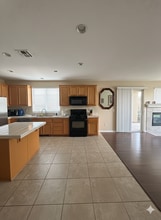 7056 Kelmscott Ln in Roseville, CA - Foto de edificio - Building Photo