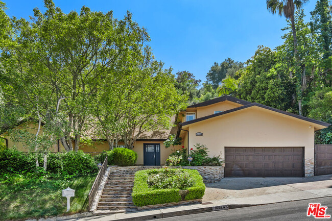 property at 10926 Alta View Dr