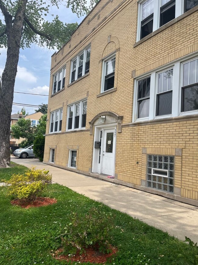 property at 2609 N Lavergne Ave