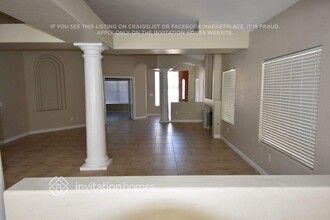 8113 Sunset Cove Dr in Las Vegas, NV - Building Photo - Building Photo