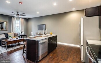 1865 Frankford Ave-Unit -2ND FLOOR in Philadelphia, PA - Foto de edificio - Building Photo