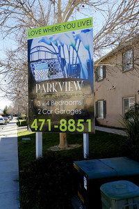 Parkview Townhomes in Lake Elsinore, CA - Foto de edificio - Building Photo