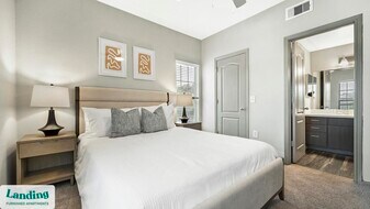 10101 W Parmer Ln, Unit 327 in Austin, TX - Building Photo