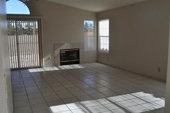 1128 Pleasant Brook St in Las Vegas, NV - Building Photo - Building Photo