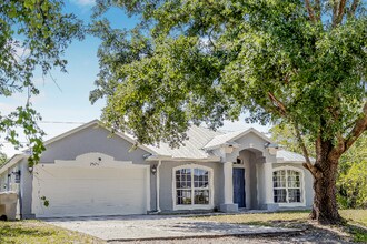 79 Vero Ave in Vero Beach, FL - Building Photo - Building Photo