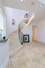 5328 N Bay Rd in Miami Beach, FL - Building Photo - Building Photo
