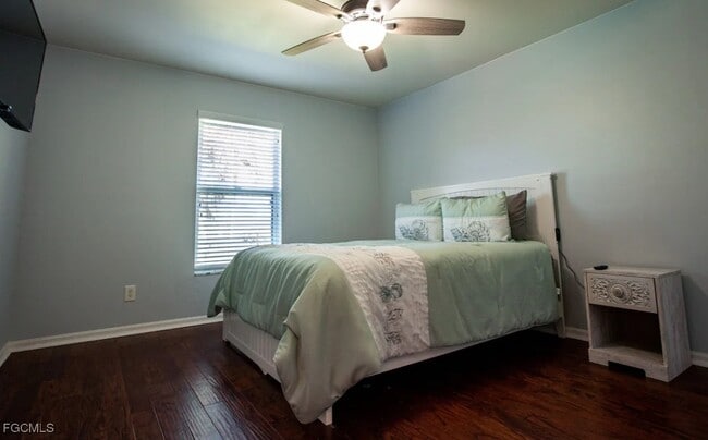 property at 2802 SW 20th Ave