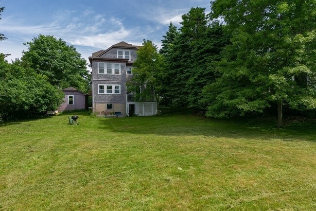 25-27-27 Lafayette St in Fairhaven, MA - Building Photo - Building Photo