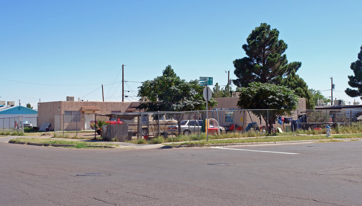 8976 Norton St in El Paso, TX - Foto de edificio