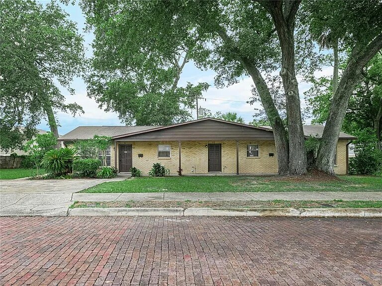 1213 Hartsell Ave in Lakeland, FL - Foto de edificio