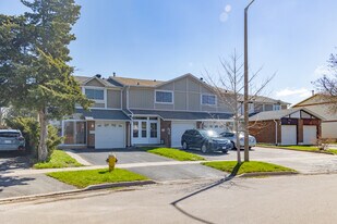 75 Phalen Cres in Toronto, ON - Building Photo