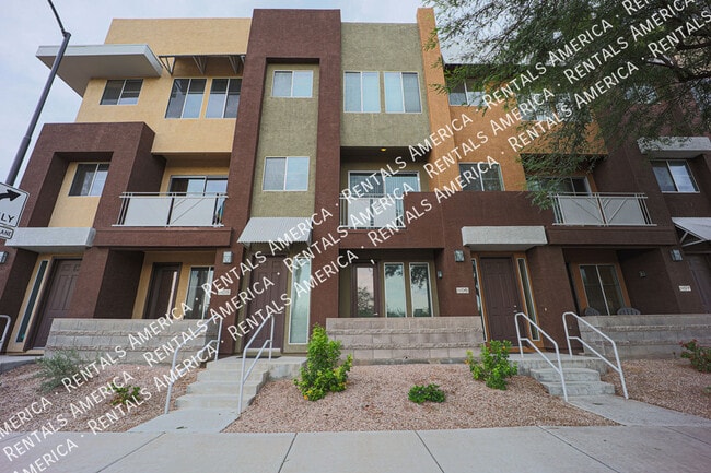 6745 N 93RD Ave in Glendale, AZ - Foto de edificio - Building Photo