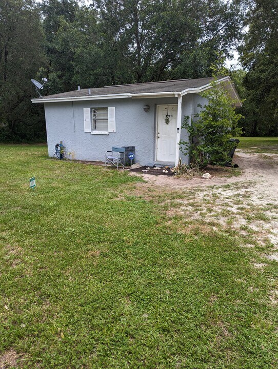 14815 N 20th St in Lutz, FL - Building Photo