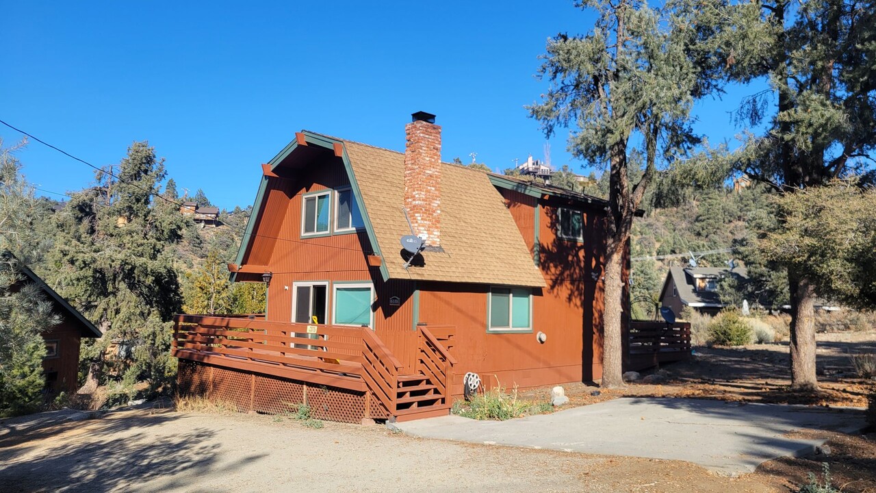 15513 Live Oak Way in Pine Mountain Club, CA - Building Photo