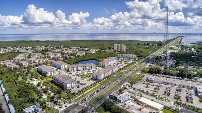 Peridot Palms in St. Petersburg, FL - Building Photo - Building Photo