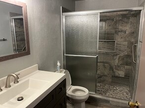 129 S 70th St in Springfield, OR - Building Photo - Building Photo