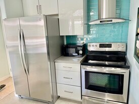 78255 Cabrillo Ln, Unit 124 in Indian Wells, CA - Building Photo