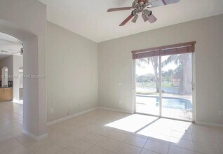 19416 SW 25th Ct in Miramar, FL - Building Photo - Building Photo