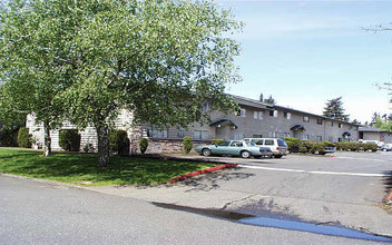 Madrona Place Apartments in Portland, OR - Building Photo - Building Photo