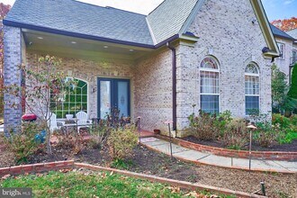 12815 Braddock Rd in Clifton, VA - Building Photo - Building Photo