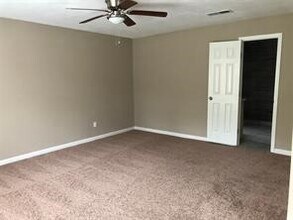 717 Vicksburg Ct in Conroe, TX - Building Photo - Building Photo