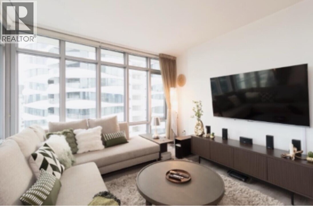 1028 Barclay St in Vancouver, BC - Building Photo