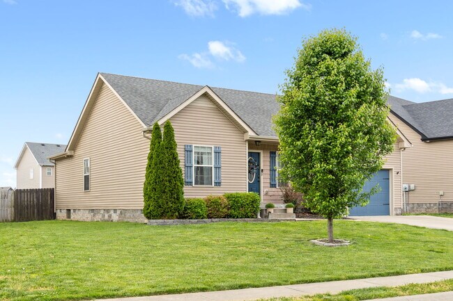 649 Fox Hound Dr in Clarksville, TN - Building Photo - Building Photo