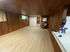 1816 Co Rd 432 in Lake Panasoffkee, FL - Building Photo - Building Photo