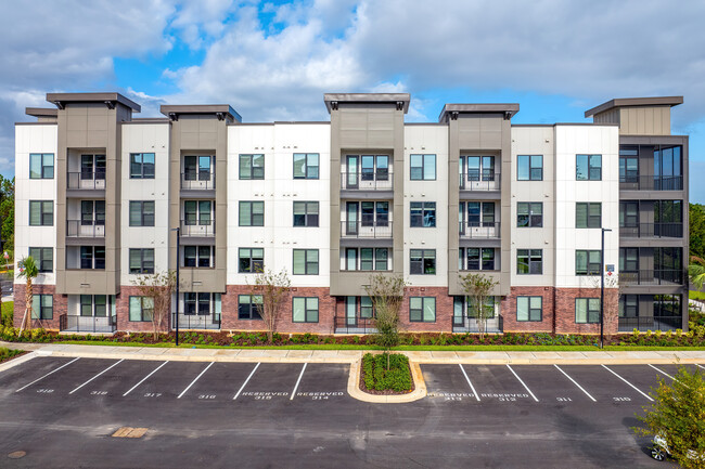 The Haven at Lake Britt in Winter Garden, FL - Building Photo - Building Photo