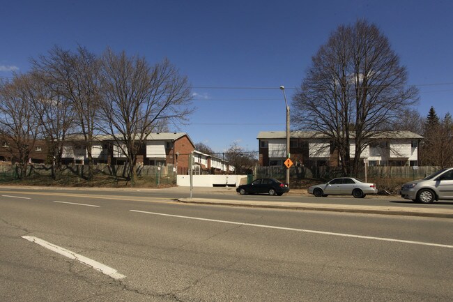 85 Henderson Avenue Townhomes