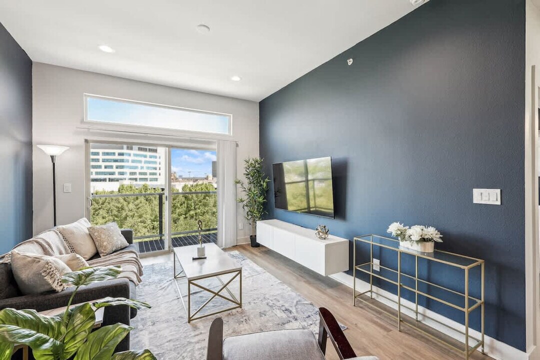 310 N Malcolm X Blvd-Unit -ID1055713P in Dallas, TX - Building Photo