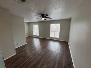 5303 St Georges Green in Austin, TX - Building Photo - Building Photo