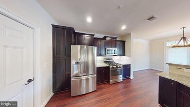 42594 Wildly Terrace in Ashburn, VA - Foto de edificio - Building Photo