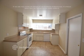6215 Longdale Dr in North Highlands, CA - Building Photo - Building Photo