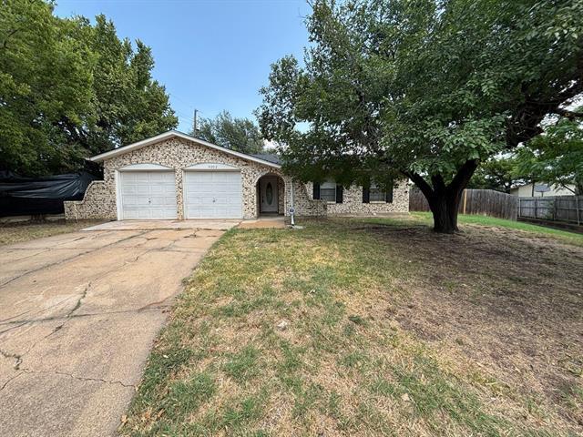 4002 Fairbanks Ct in Irving, TX - Building Photo - Building Photo