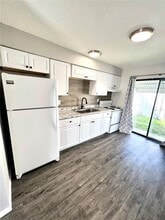 5729 21st Ave N in St. Petersburg, FL - Building Photo - Building Photo