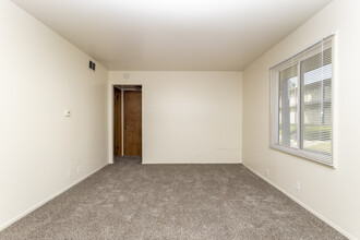 Courtyard 72 in Omaha, NE - Building Photo - Interior Photo