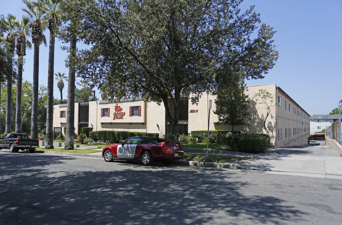 Garfield Palms in Pasadena, CA - Foto de edificio