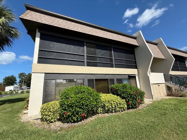 1697 Northampton St in Venice, FL - Building Photo - Building Photo