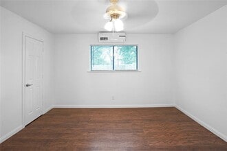 737 Neyland St in Houston, TX - Building Photo - Building Photo