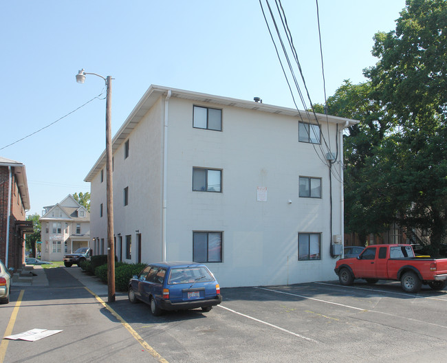 63-69 W 10th Ave in Columbus, OH - Foto de edificio - Building Photo