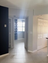 5701 Riverside Dr in Coral Springs, FL - Building Photo - Building Photo