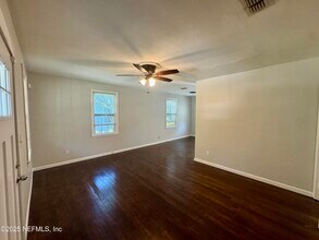 4820 Headley Terrace in Jacksonville, FL - Building Photo - Building Photo