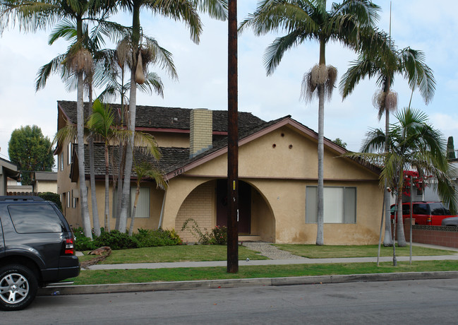 3681 Howard Ave in Los Alamitos, CA - Building Photo - Building Photo