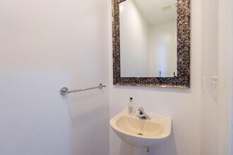 213 River Bluff Ln in Royal Palm Beach, FL - Foto de edificio - Building Photo