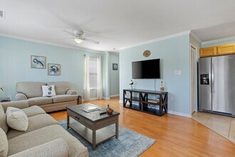 2421 Beachview Dr in Ocean Springs, MS - Building Photo - Building Photo