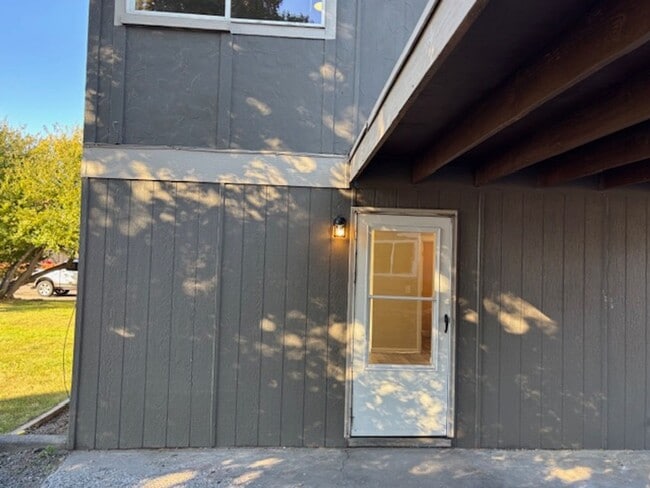 62970 Florence Dr in Bend, OR - Building Photo - Building Photo