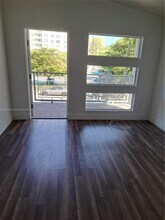 5266 NW 24th Ave-Unit -A in Miami, FL - Foto de edificio - Building Photo