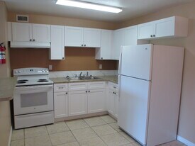 800 N Fiske Blvd, Unit 103 in Cocoa, FL - Building Photo
